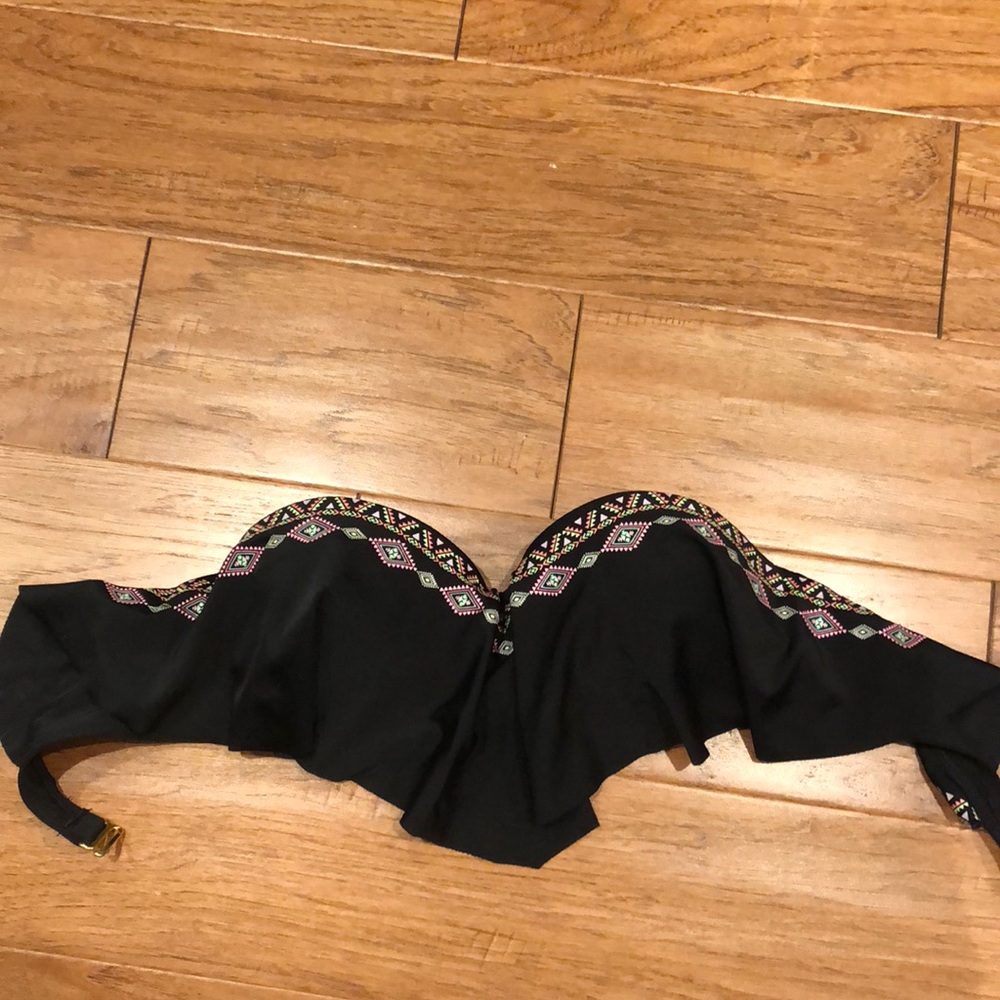 Black flowy strapless swimsuit top